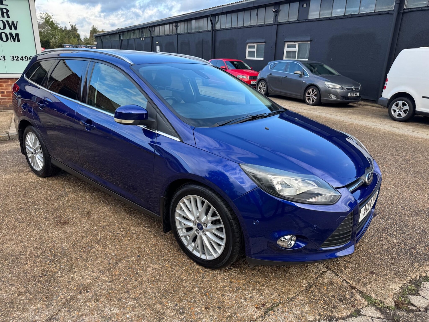 Used Ford Focus 2014 for sale - 76360485: Photo 3