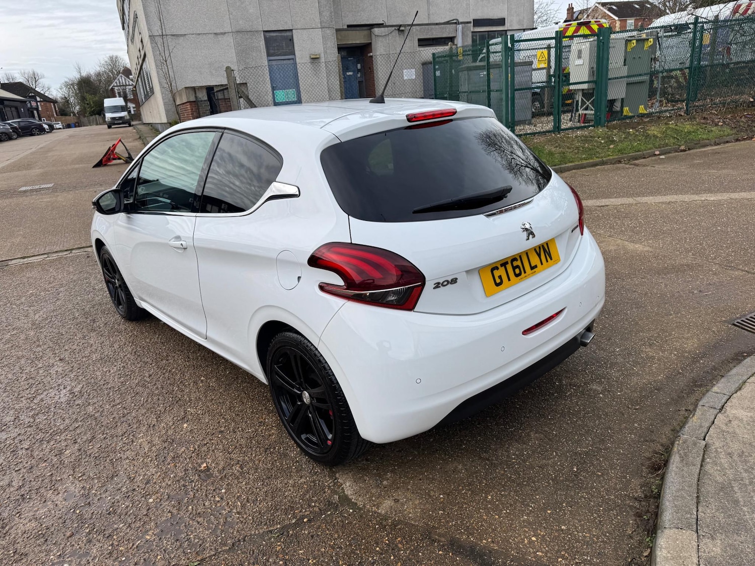 Used Peugeot 208 2016 for sale - 77864621: Photo 22