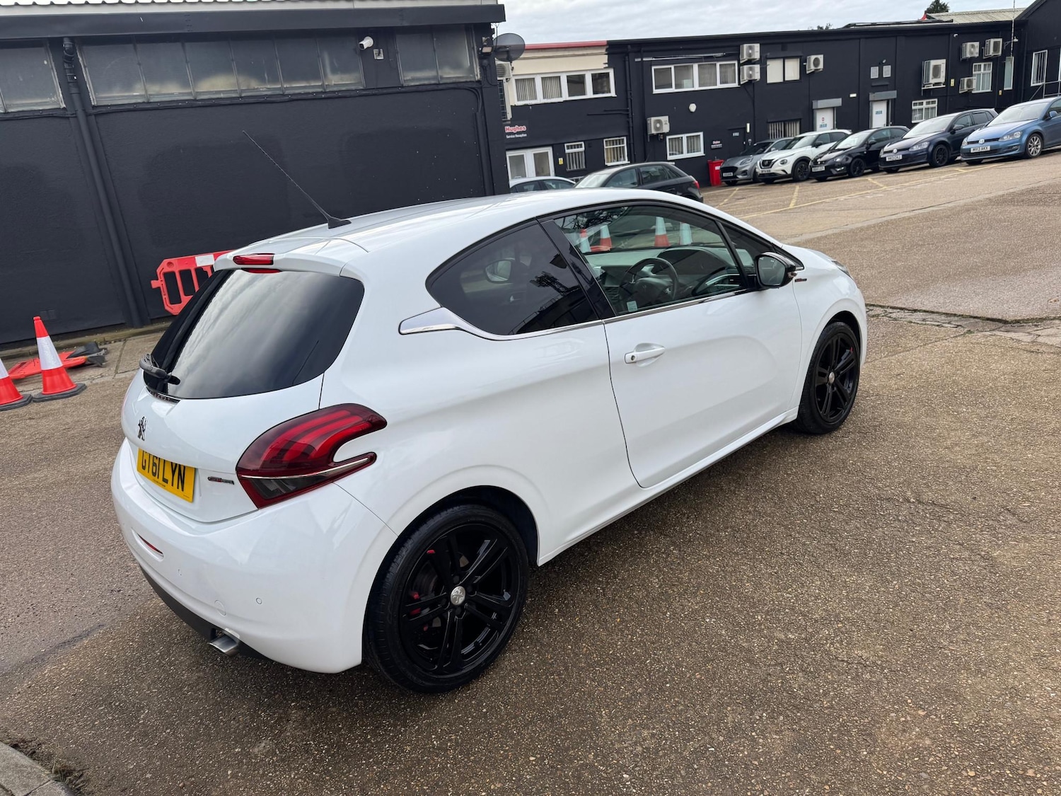 Used Peugeot 208 2016 for sale - 77864621: Photo 28