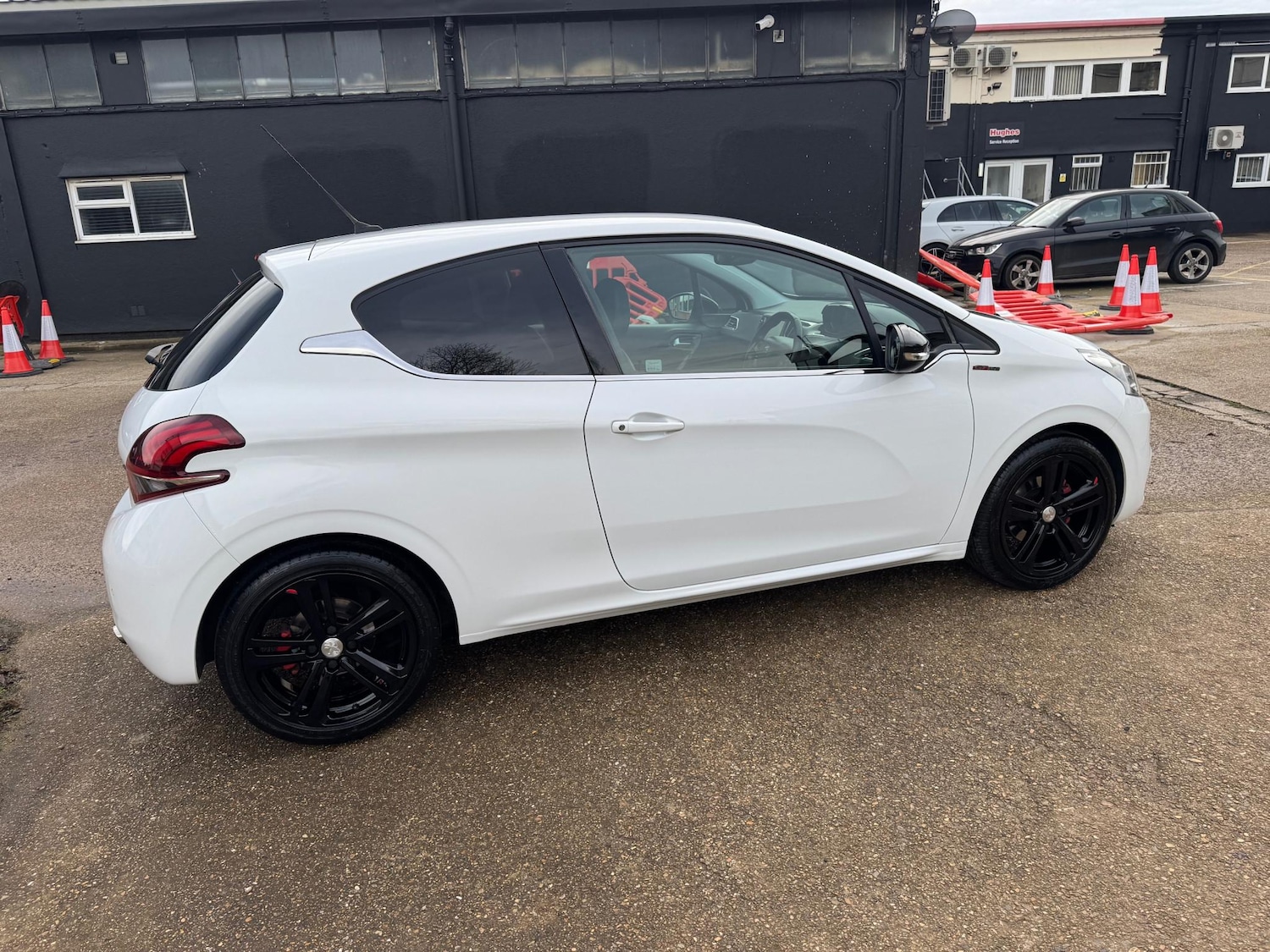 Used Peugeot 208 2016 for sale - 77864621: Photo 29