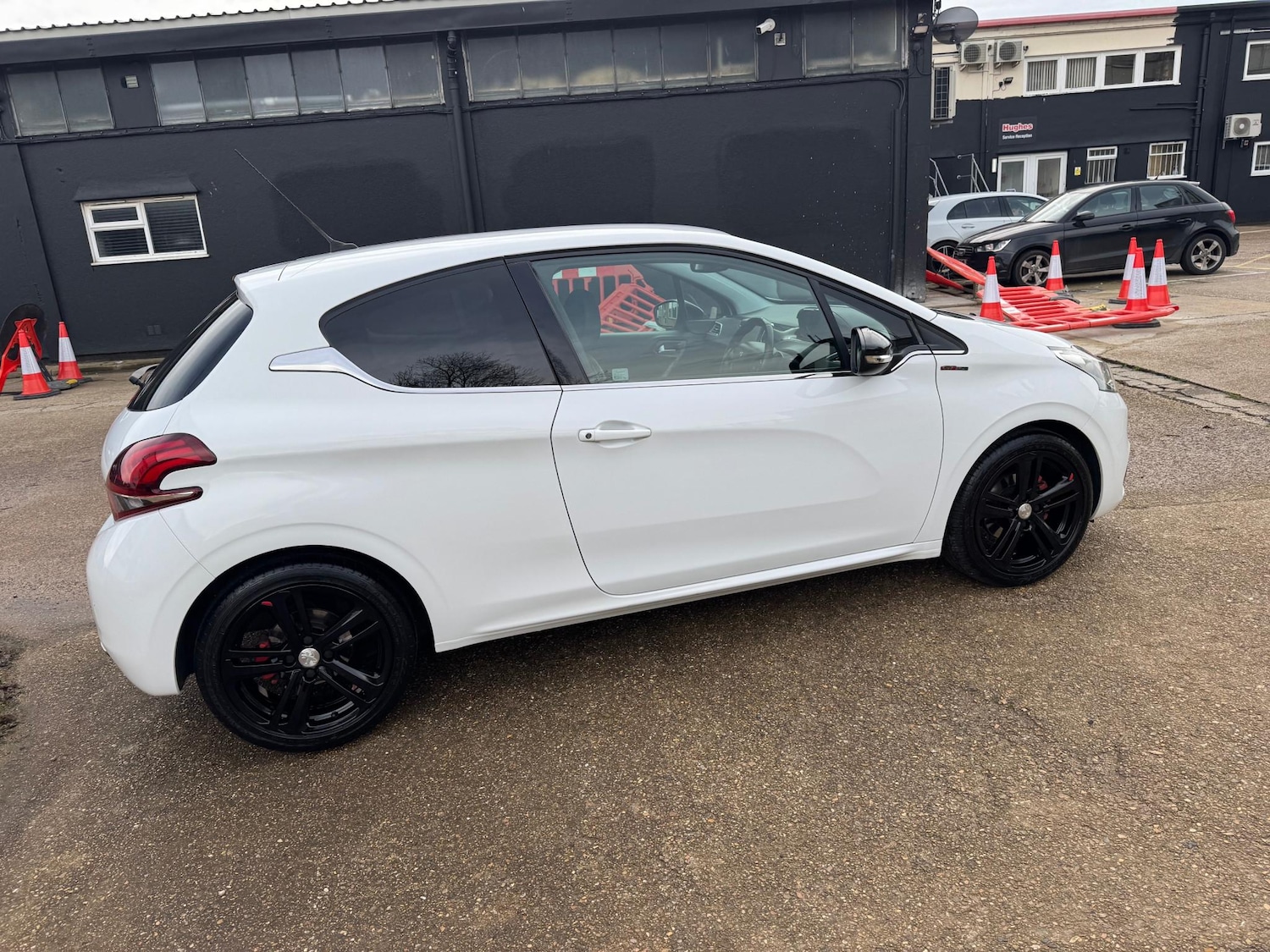 Used Peugeot 208 2016 for sale - 77864621: Photo 30