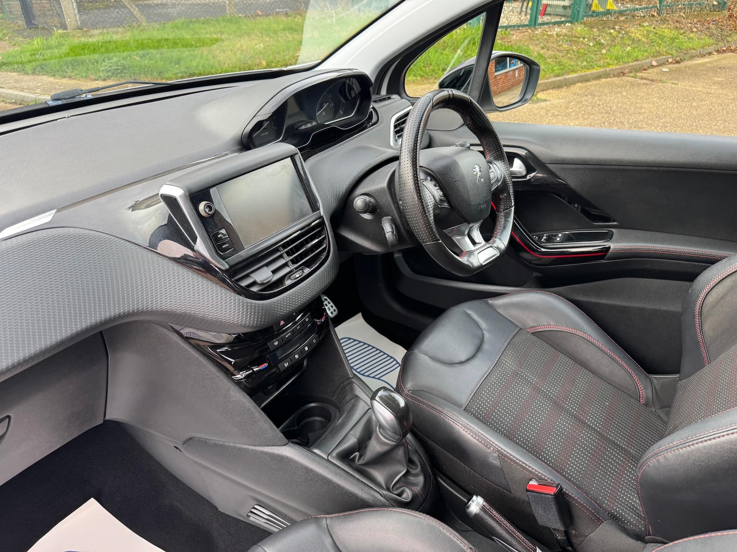 Used Peugeot 208 2016 for sale - 77864621: Photo 40