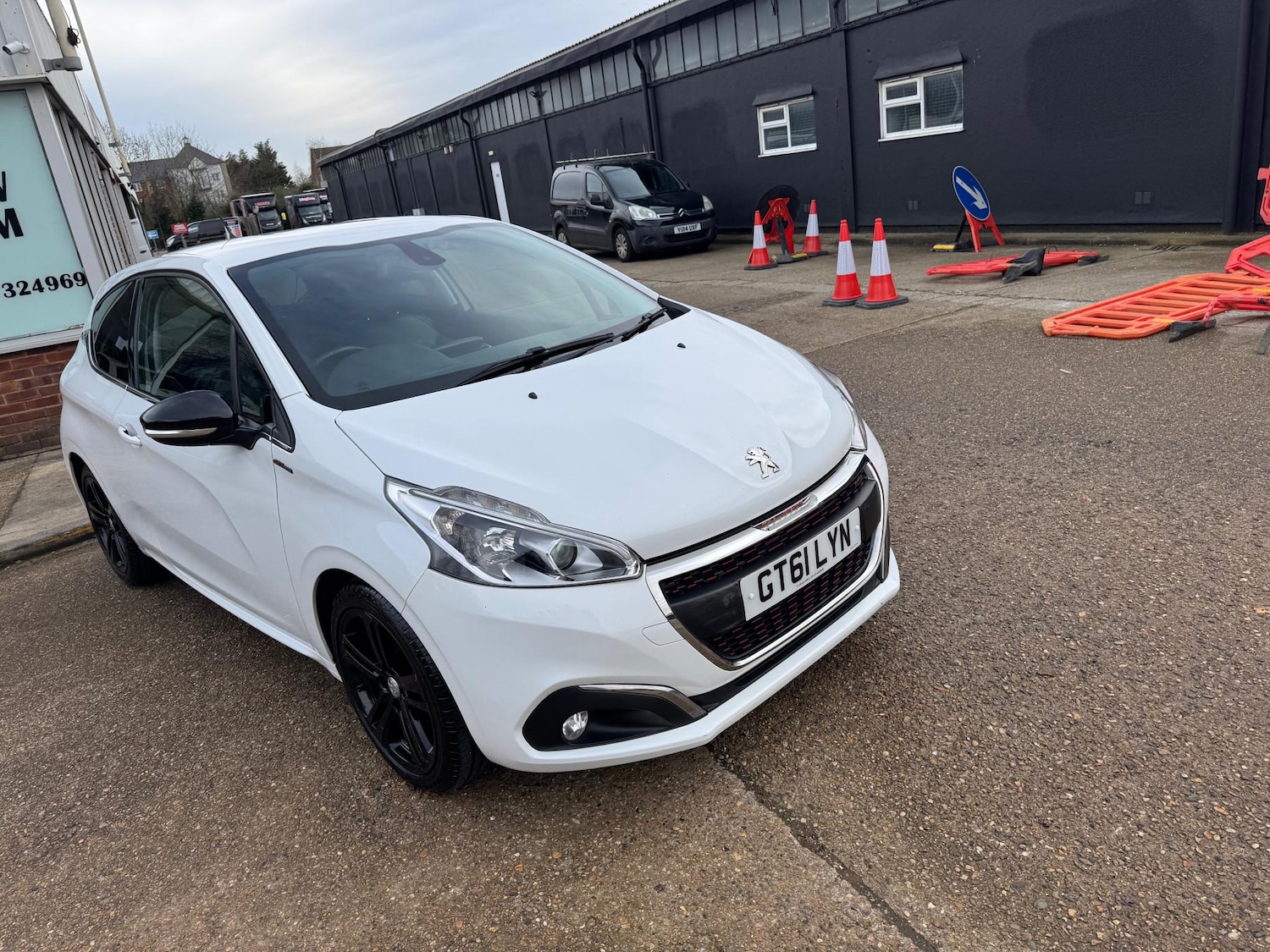 Used Peugeot 208 2016 for sale - 77864621: Photo 7