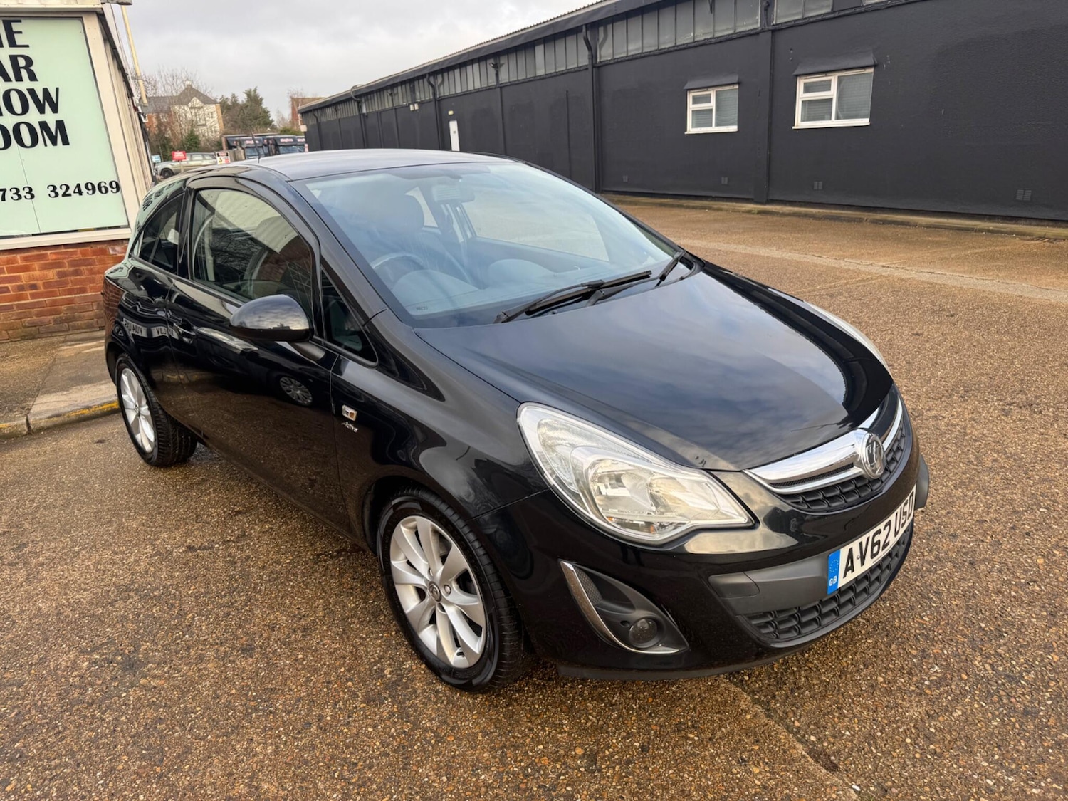 Used Vauxhall Corsa 2012 for sale - 77238636: Photo 3