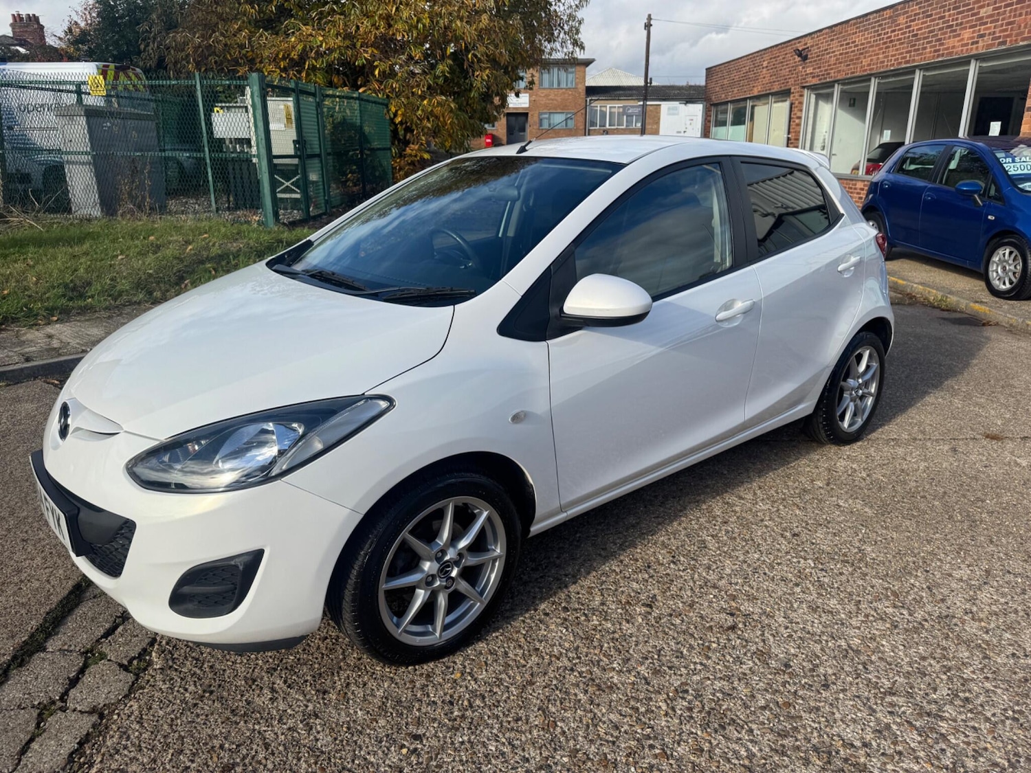 Used Mazda Mazda2 2014 for sale - 76473297: Photo 13