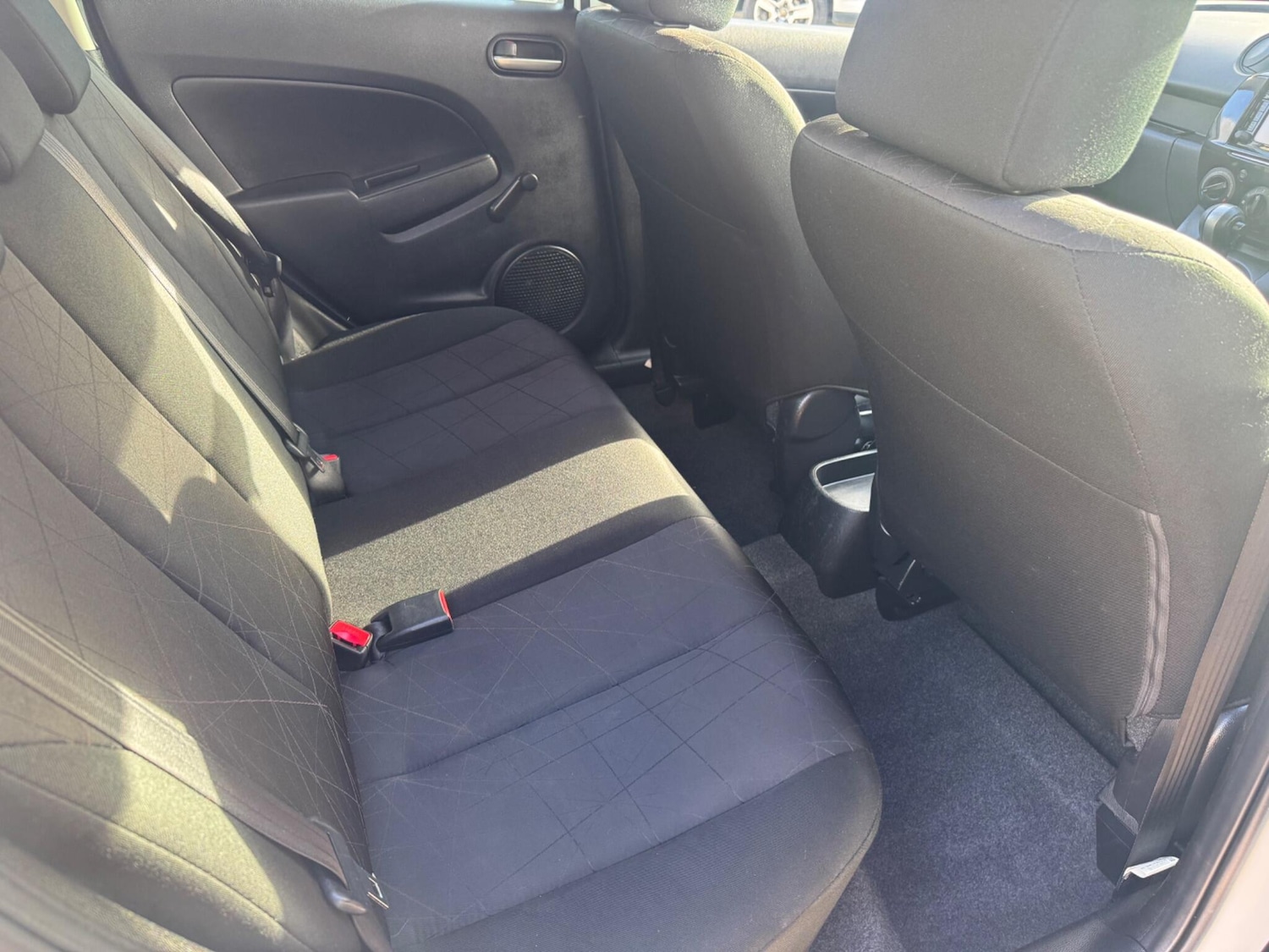 Used Mazda Mazda2 2014 for sale - 76473297: Photo 32