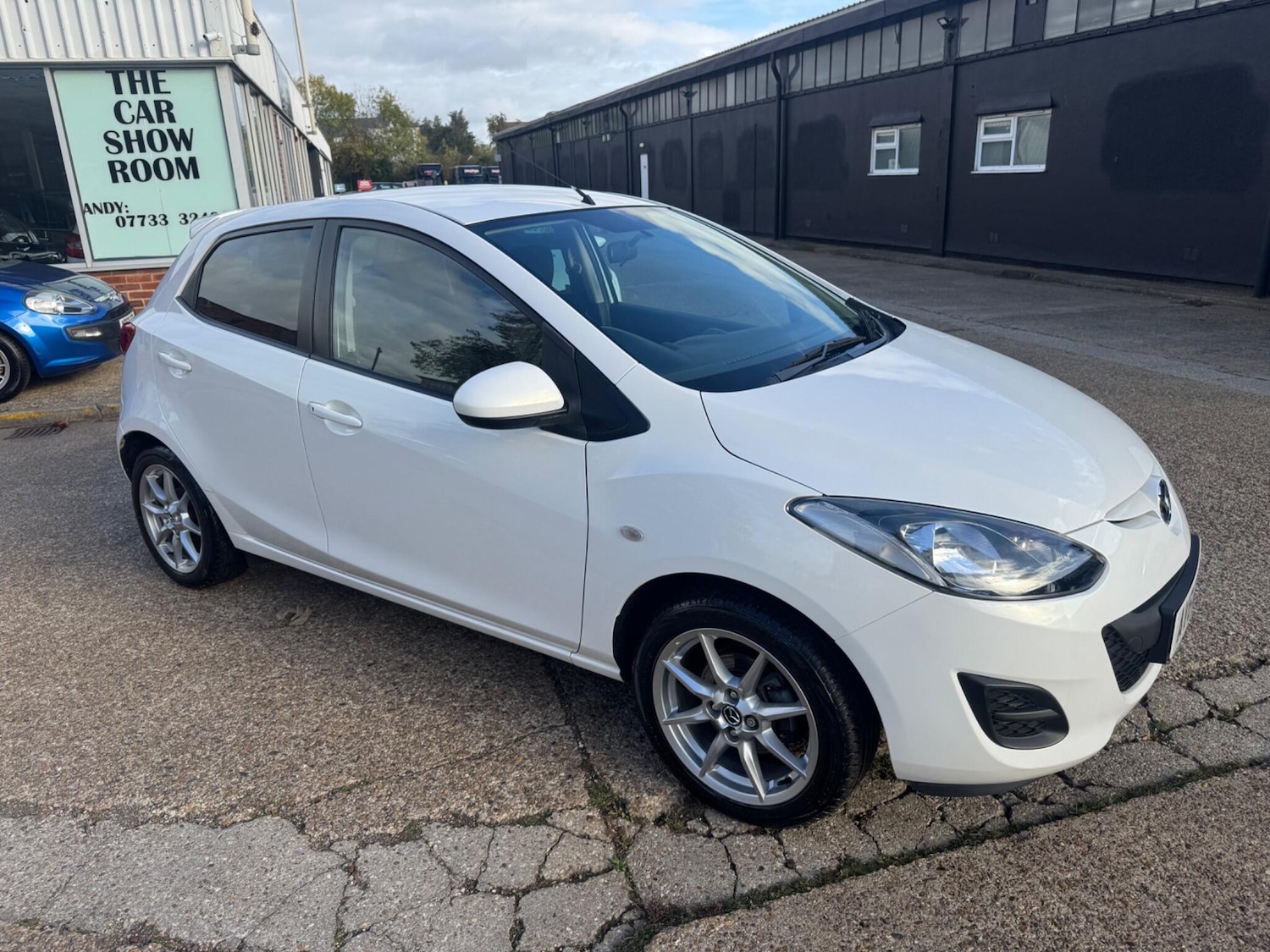 Used Mazda Mazda2 2014 for sale - 76473297: Photo 6