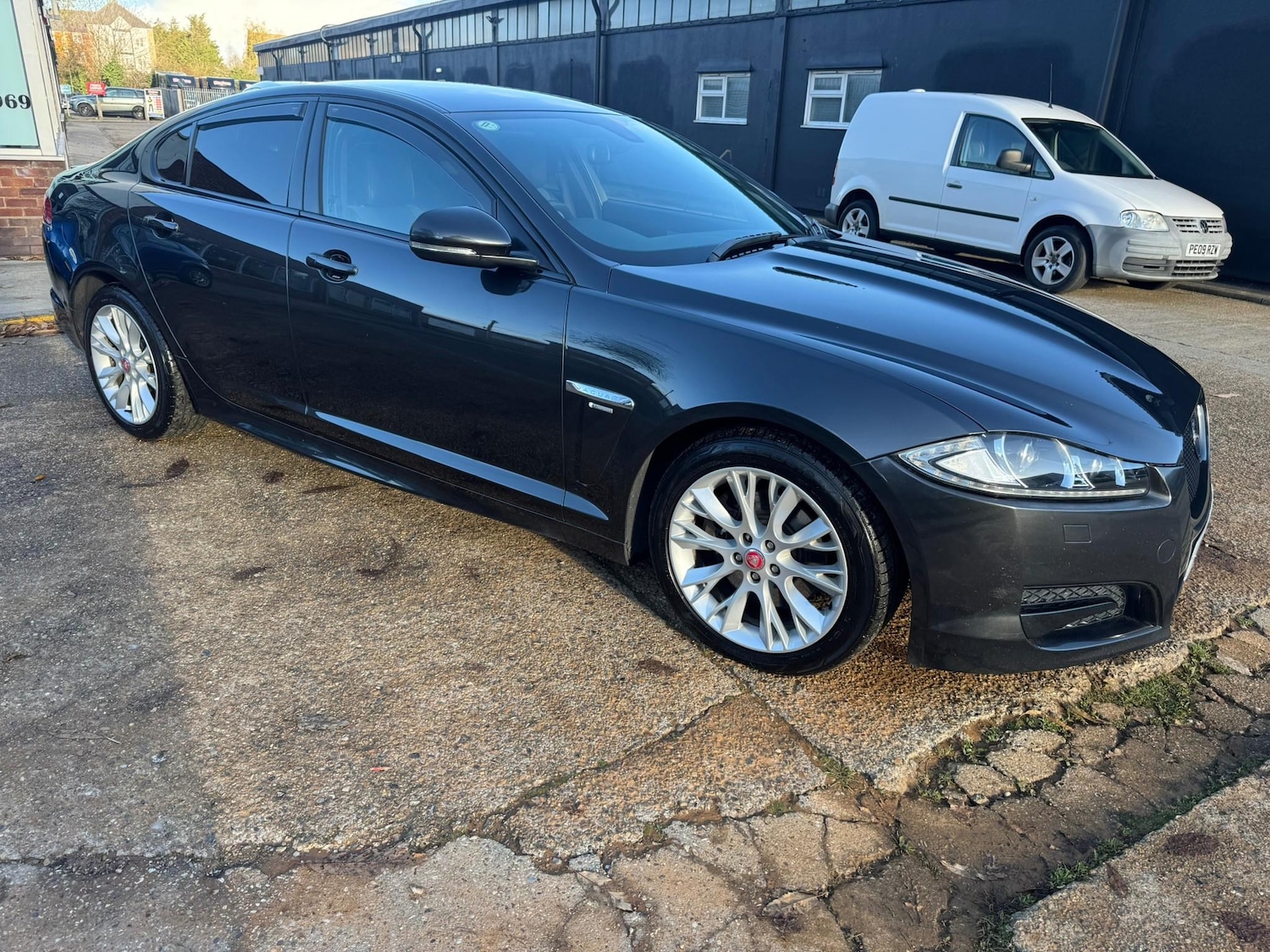 Used Jaguar XF 2014 for sale - 77459737: Photo 3