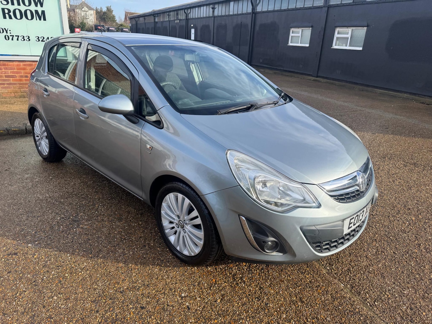 Used Vauxhall Corsa 2013 for sale - 77459730: Photo 2