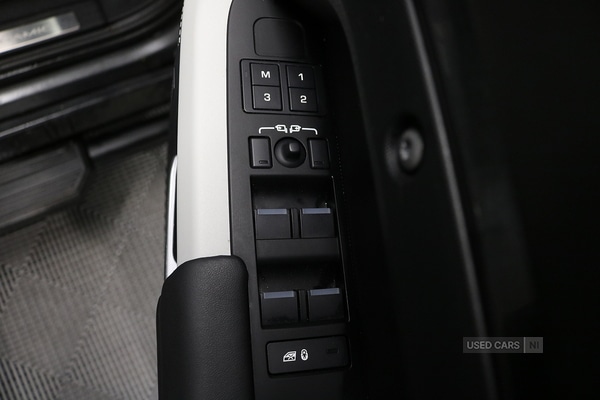 Used Land Rover Defender 2023 for sale - 76419627: Photo 50