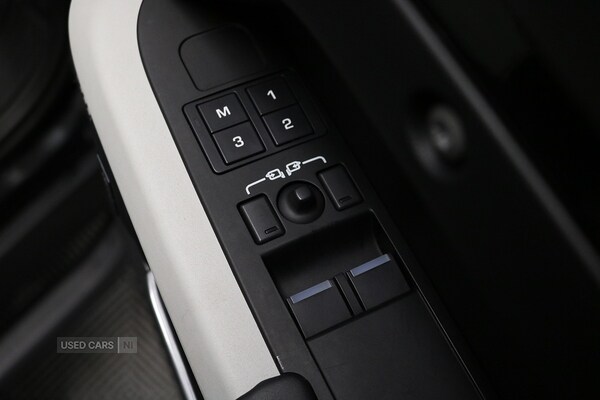 Used Land Rover Defender 2023 for sale - 77854797: Photo 45