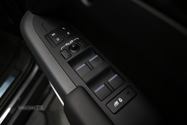 Used Land Rover Defender 2023 for sale - 76248341: Photo 50