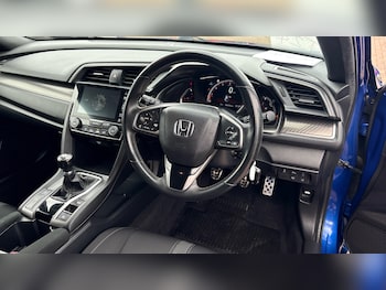 Used Honda Civic 2017 for sale - 76181310: Photo 4