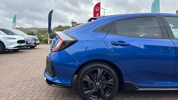 Used Honda Civic 2017 for sale - 76181310: Photo 9