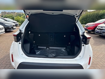 Used Toyota Yaris Cross 2023 for sale - 75638010: Photo