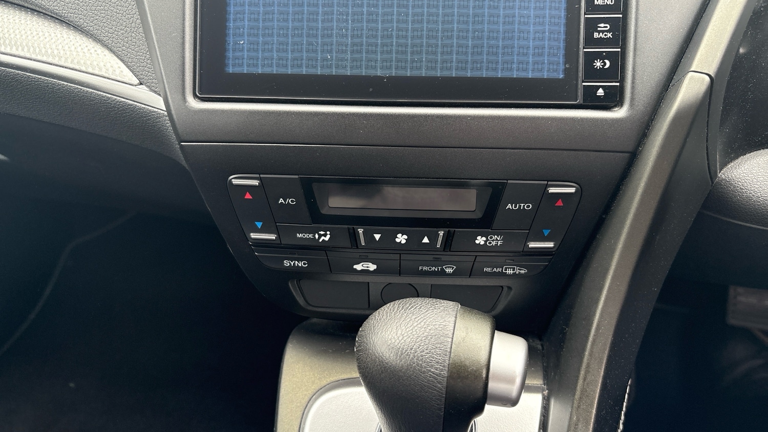 Used Honda Civic 2015 for sale - 76117309: Photo 27