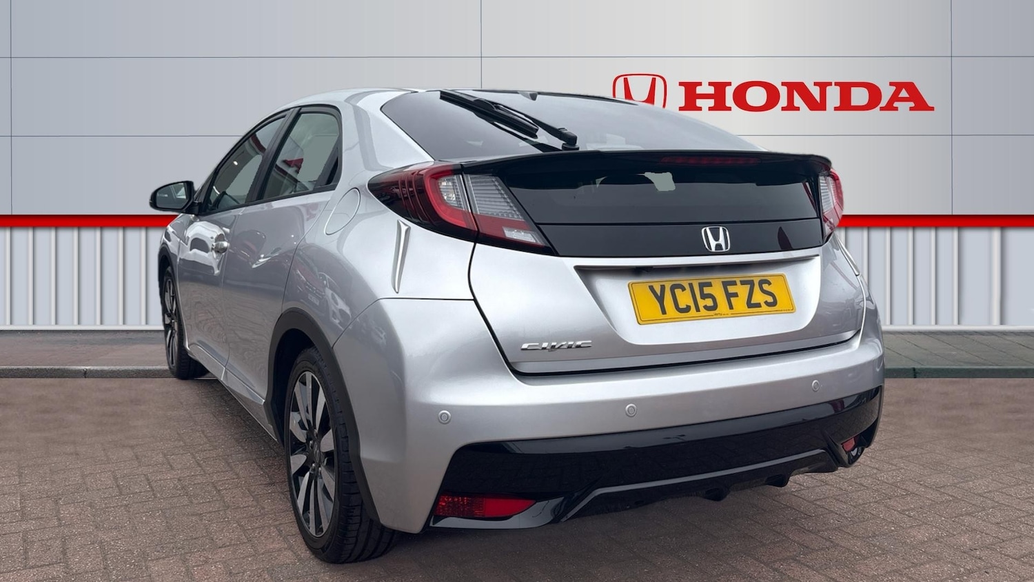 Used Honda Civic 2015 for sale - 76117309: Photo 3