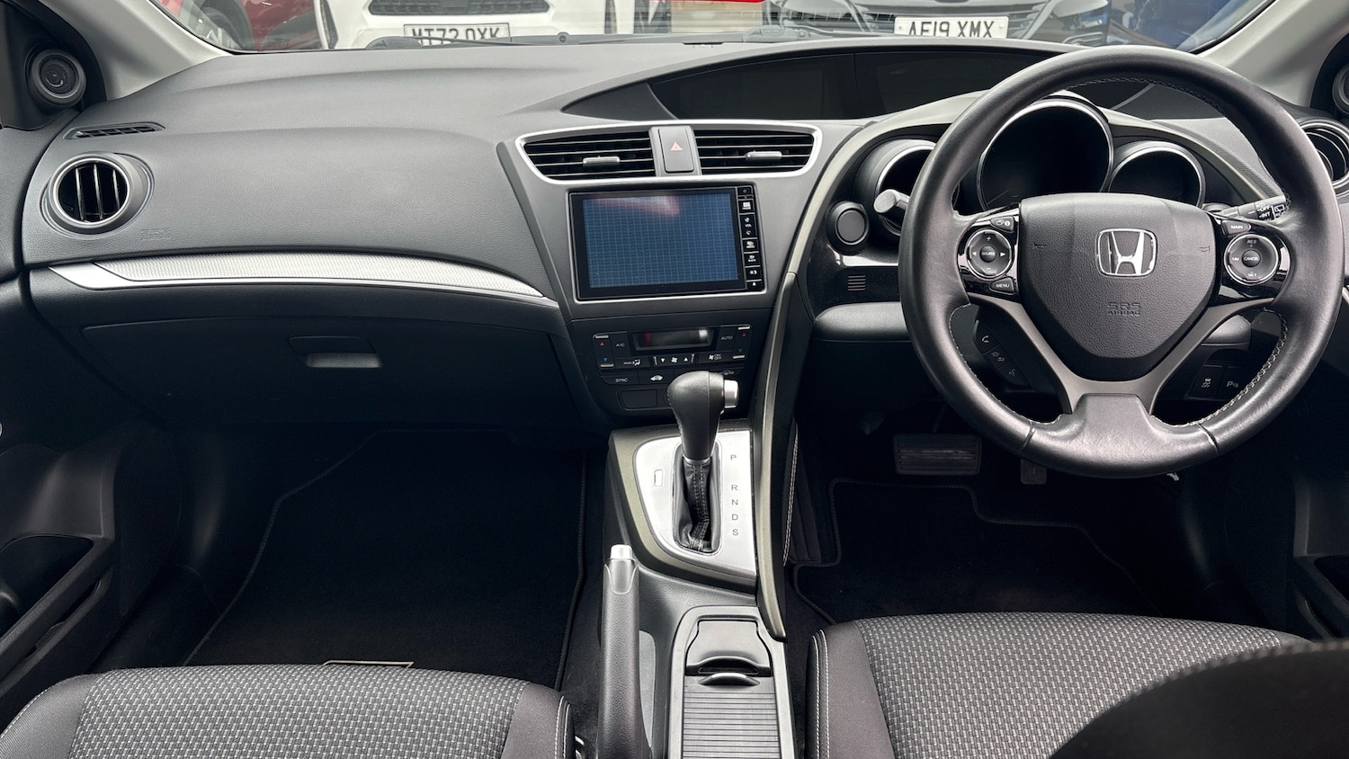 Used Honda Civic 2015 for sale - 76117309: Photo 4