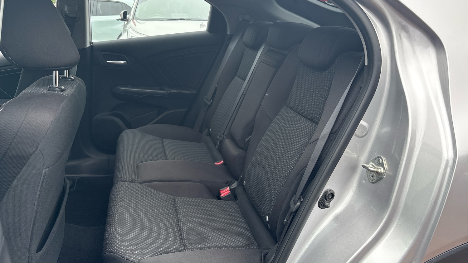 Used Honda Civic 2015 for sale - 76117309: Photo 8