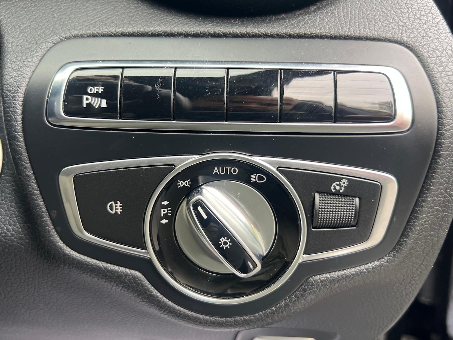 Used Mercedes-Benz C Class 2015 for sale - 76305873: Photo 25