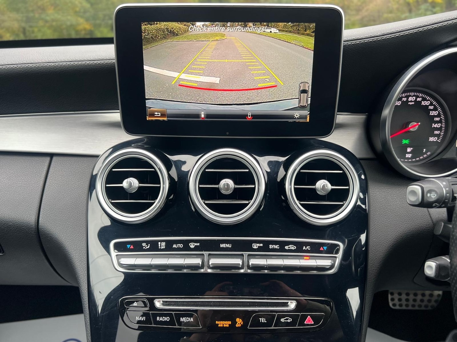 Used Mercedes-Benz C Class 2015 for sale - 76305873: Photo 30