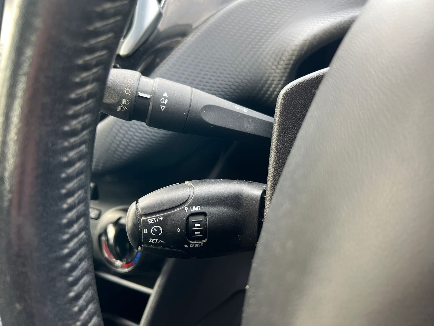 Used Peugeot 208 2015 for sale - 76618938: Photo 22