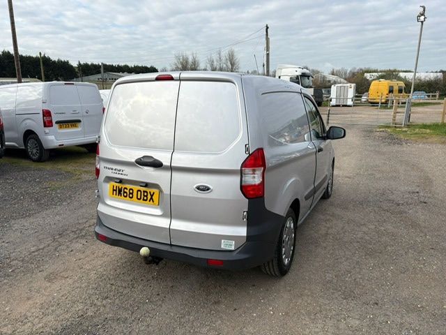 Used Ford Transit Courier 2018 for sale - 78091013: Photo 6