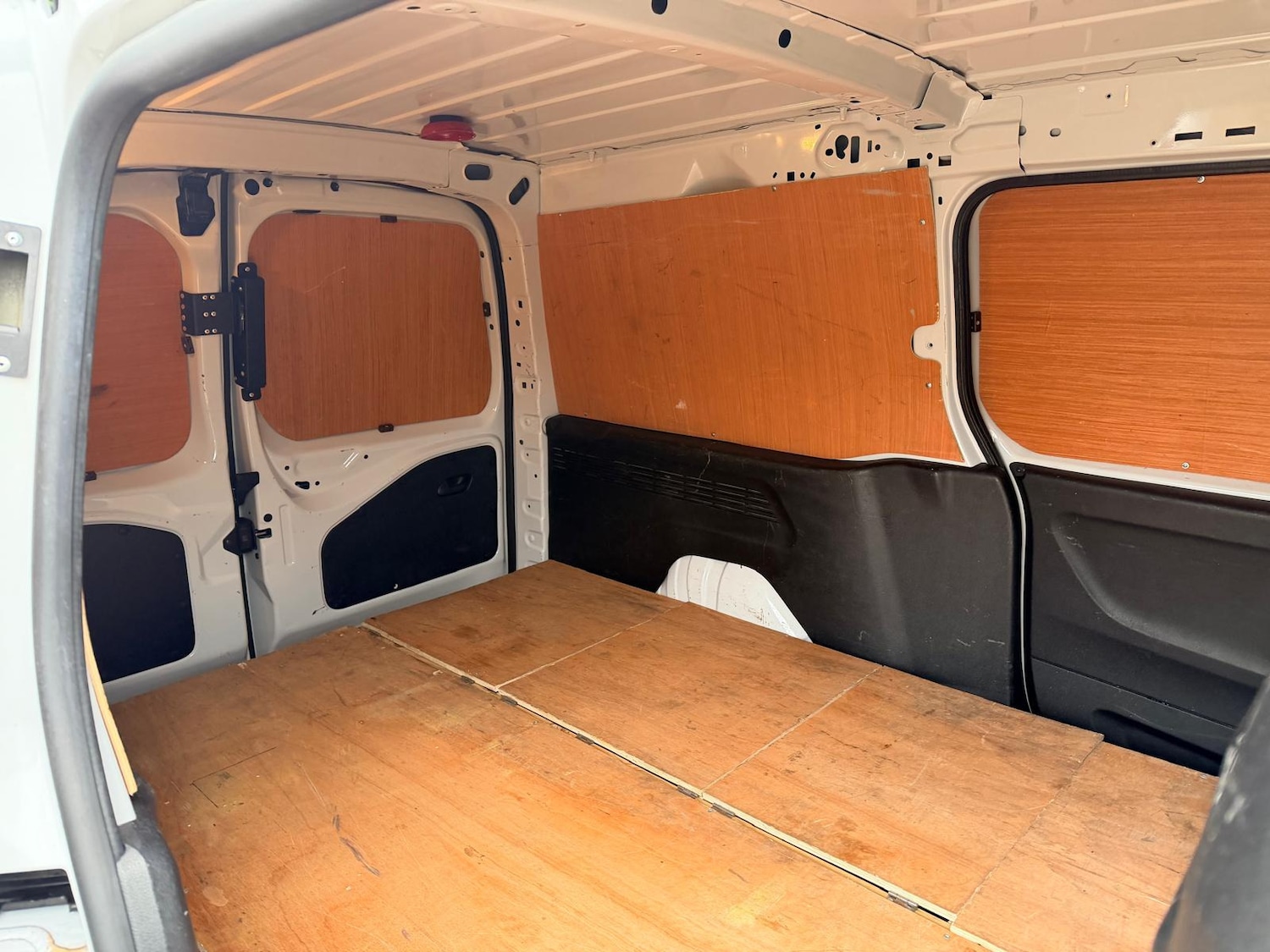 Used Peugeot Partner 2022 for sale - 77903352: Photo 12