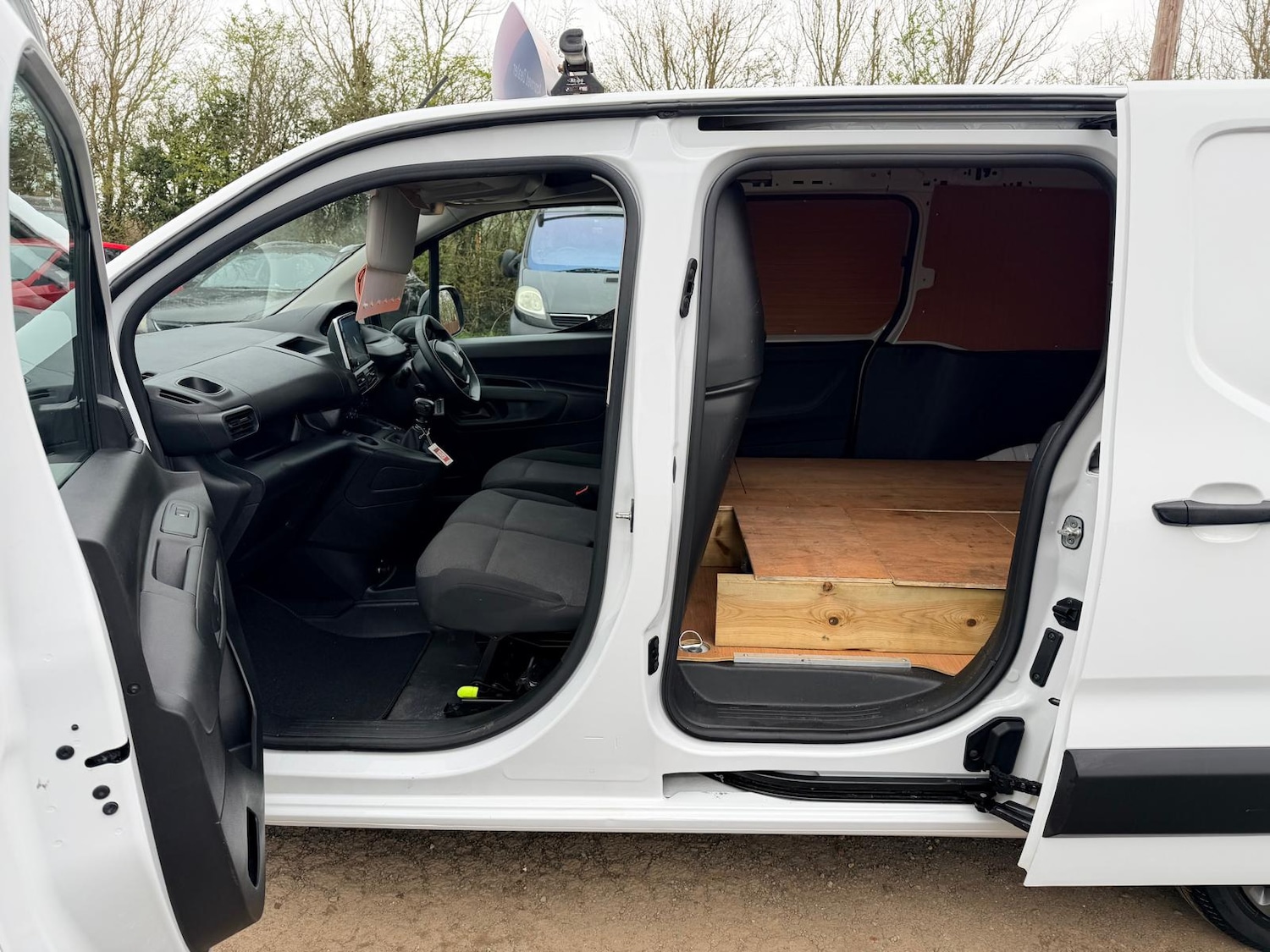 Used Peugeot Partner 2022 for sale - 77903352: Photo 17