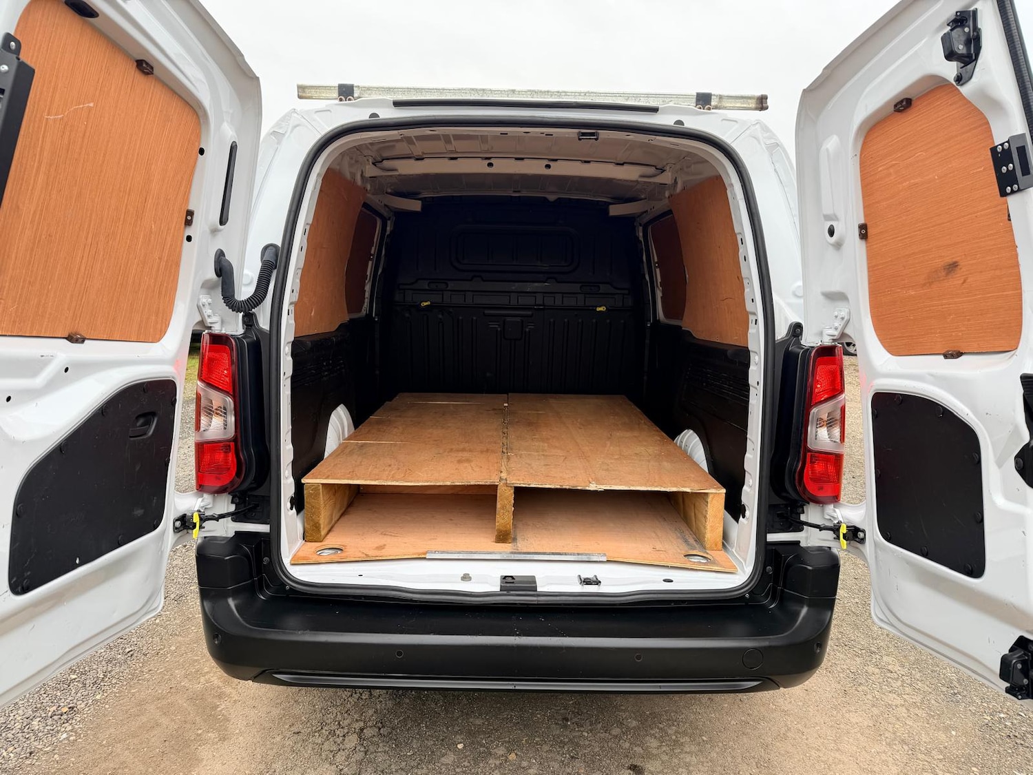 Used Peugeot Partner 2022 for sale - 77903352: Photo 8