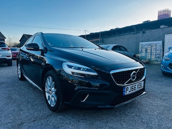 Used Volvo V40 Cross Country 2016 for sale - 76064186: Photo