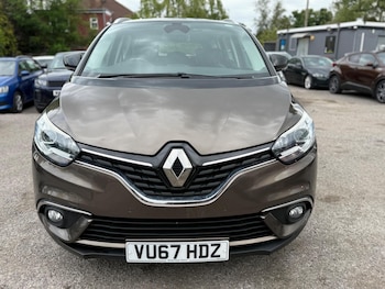 Used Renault Grand Scenic 2017 for sale - 76064231: Photo