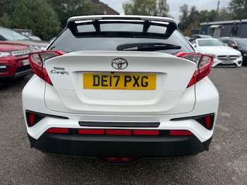 Used Toyota C-HR 2017 for sale - 76064211: Photo