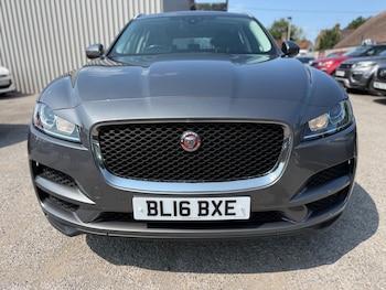 Used Jaguar F-Pace 2016 for sale - 76064233: Photo