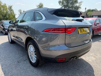 Used Jaguar F-Pace 2016 for sale - 76064233: Photo