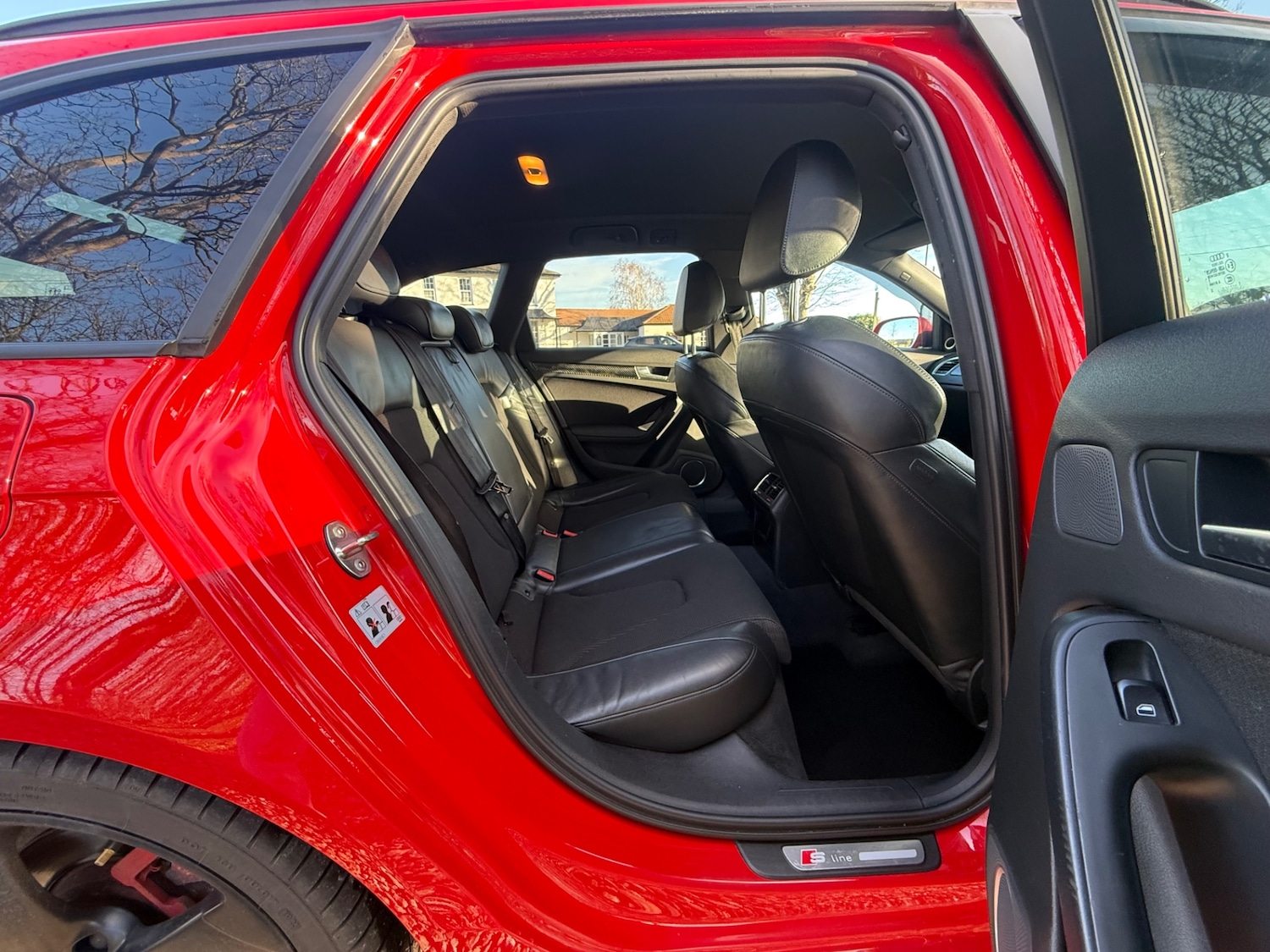 Used Audi A4 2011 for sale - 77220797: Photo 9