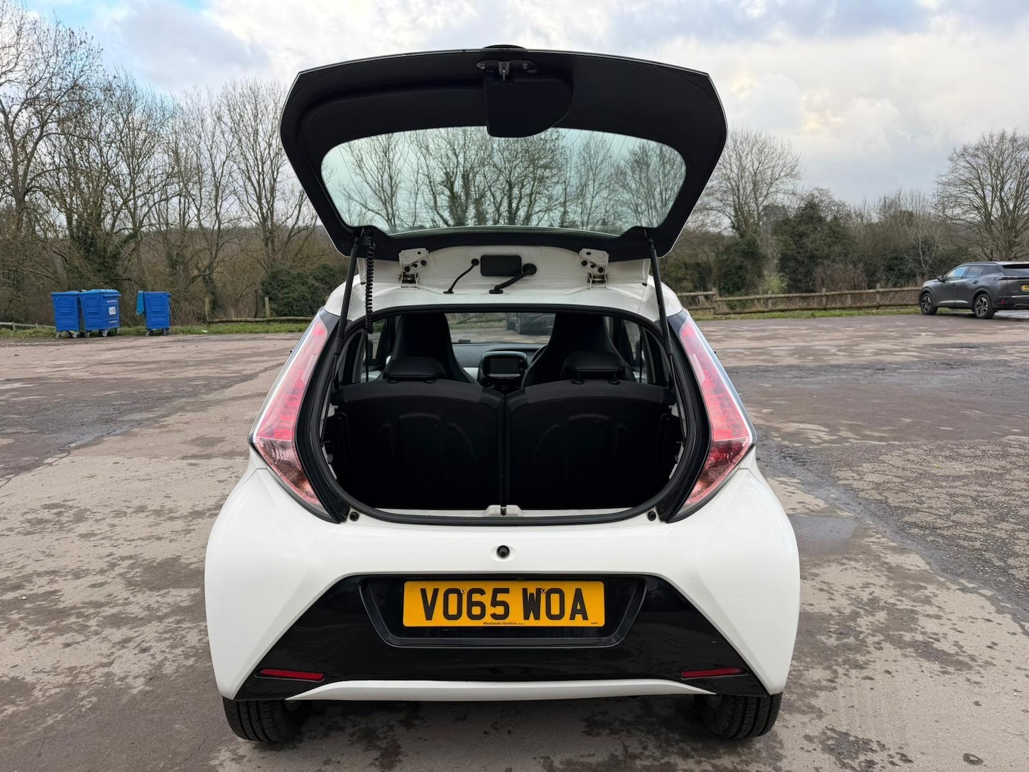 Used Toyota AYGO 2015 for sale - 77376604: Photo 10