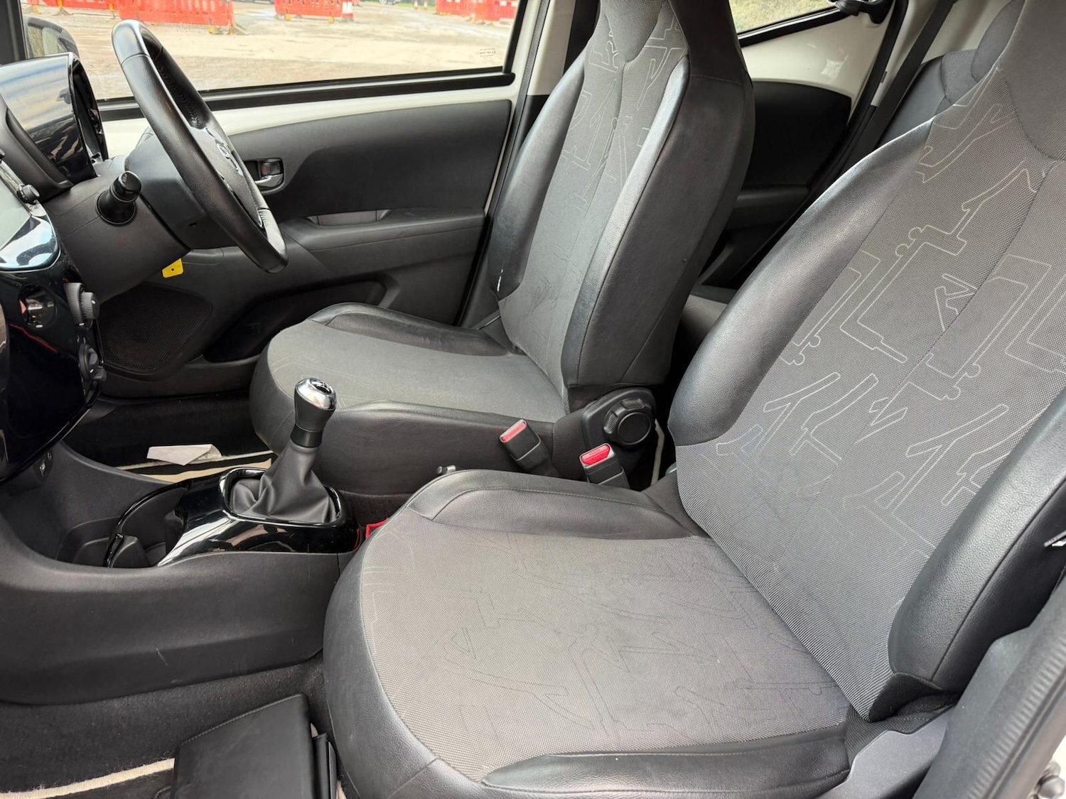 Used Toyota AYGO 2015 for sale - 77376604: Photo 16