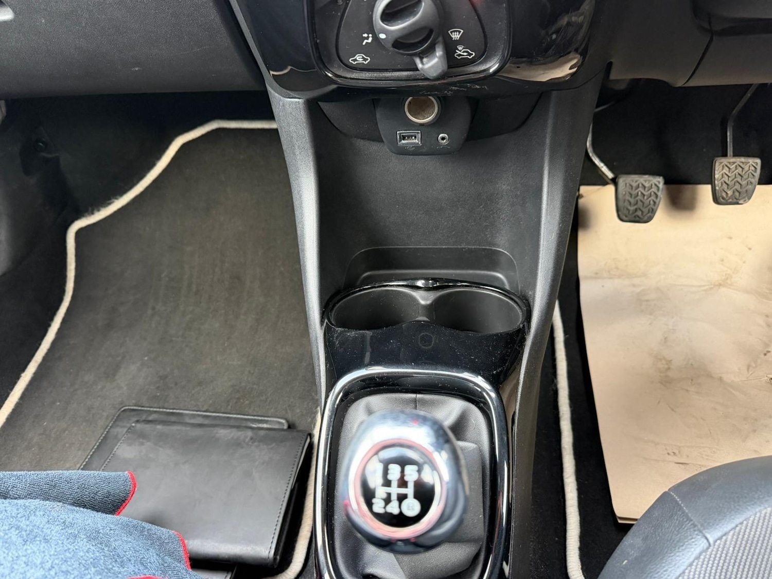 Used Toyota AYGO 2015 for sale - 77376604: Photo 19