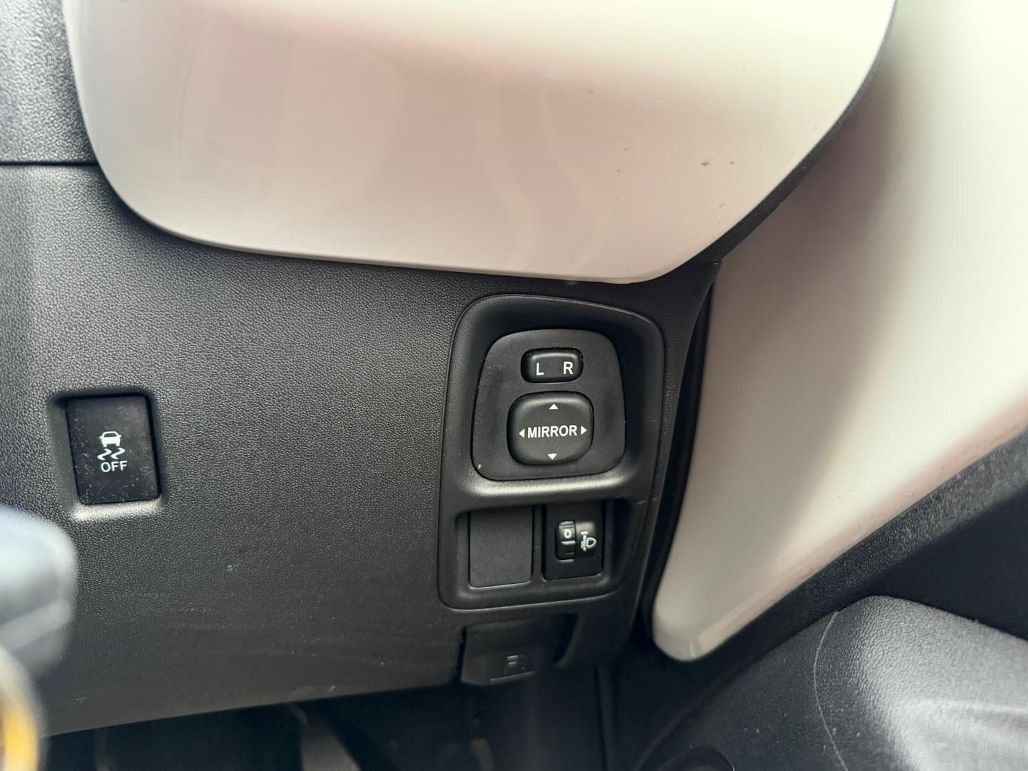 Used Toyota AYGO 2015 for sale - 77376604: Photo 25