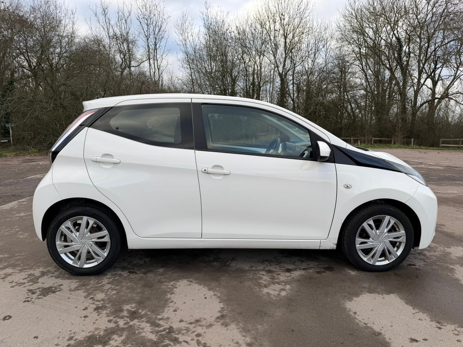 Used Toyota AYGO 2015 for sale - 77376604: Photo 8