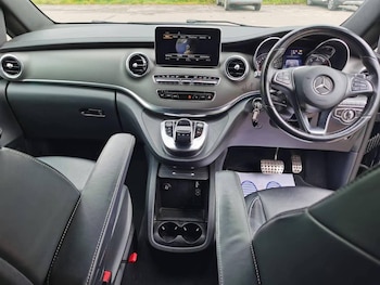 Used Mercedes-Benz V-Class 2017 for sale - 75677586: Photo