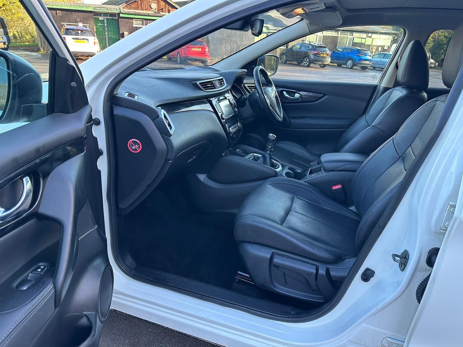 Used Nissan Qashqai 2015 for sale - 76824874: Photo 14