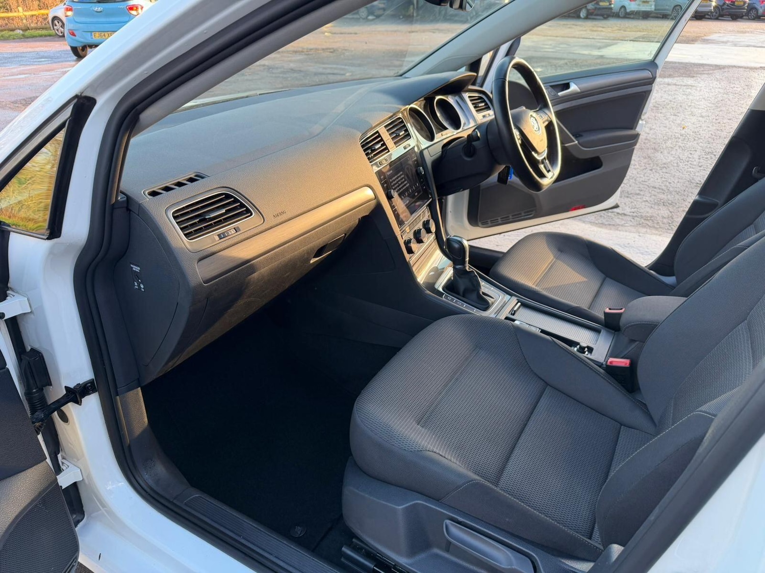 Used Volkswagen Golf 2019 for sale - 77291908: Photo 11