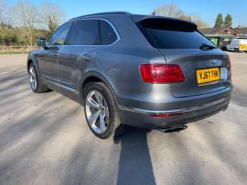 Used Bentley Bentayga 2017 for sale - 74935588: Photo