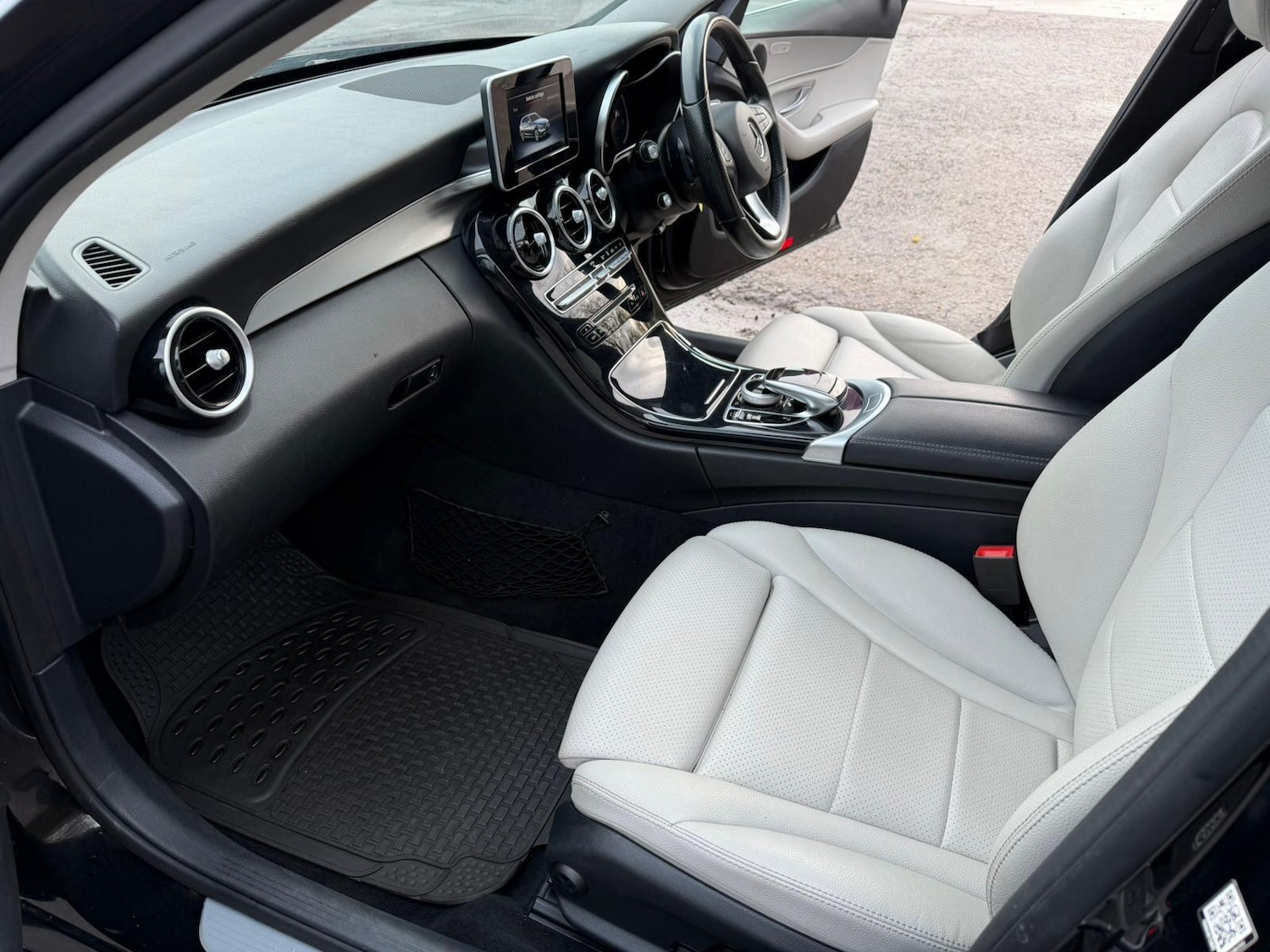 Used Mercedes-Benz C Class 2016 for sale - 77395921: Photo 14