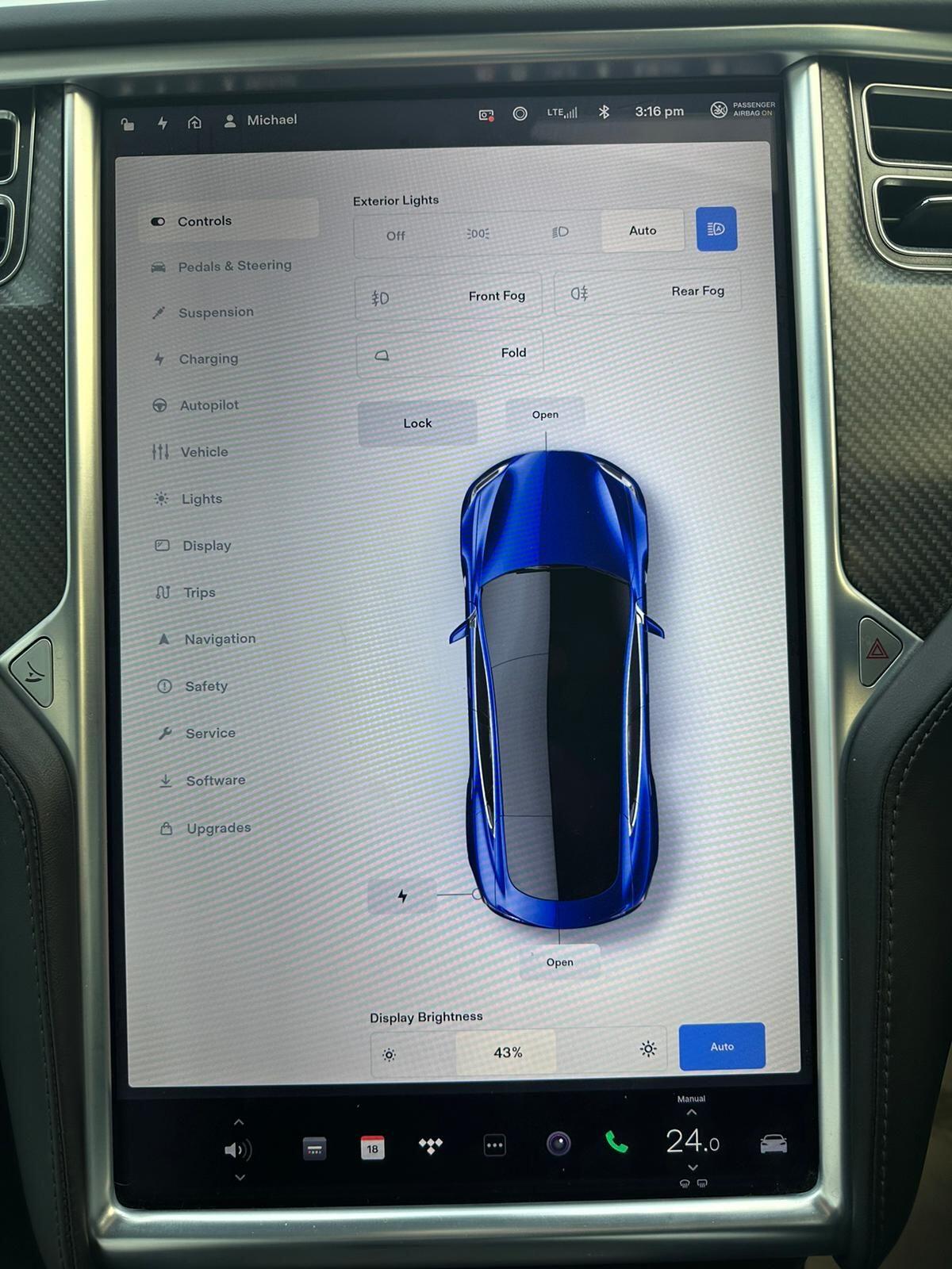 Used Tesla Model S 2018 for sale - 76645910: Photo 22