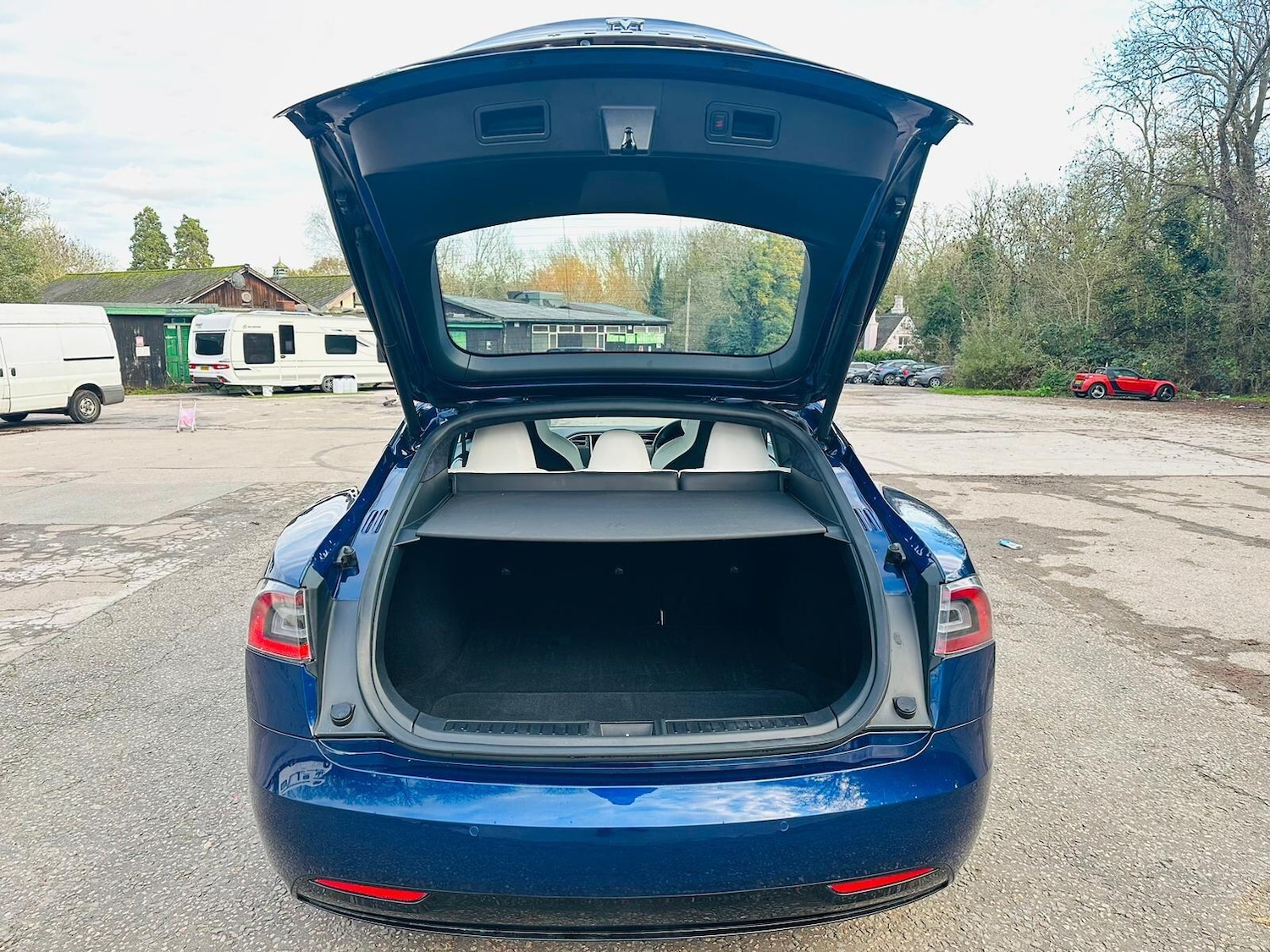 Used Tesla Model S 2018 for sale - 76645910: Photo 30