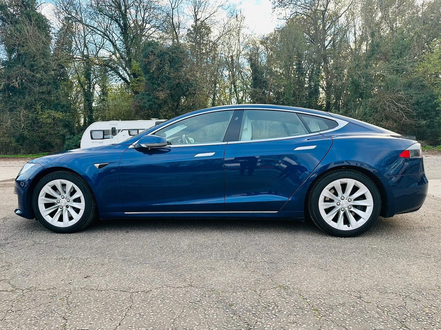 Used Tesla Model S 2018 for sale - 76645910: Photo 5