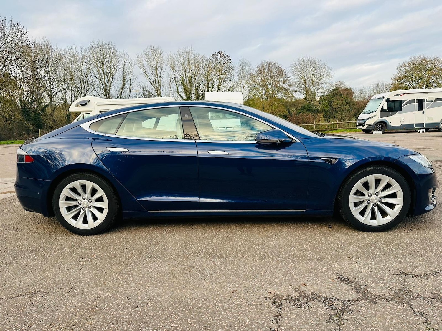 Used Tesla Model S 2018 for sale - 76645910: Photo 6